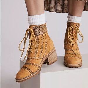 New Silent D Bestie Booties Size 39 or 8.5